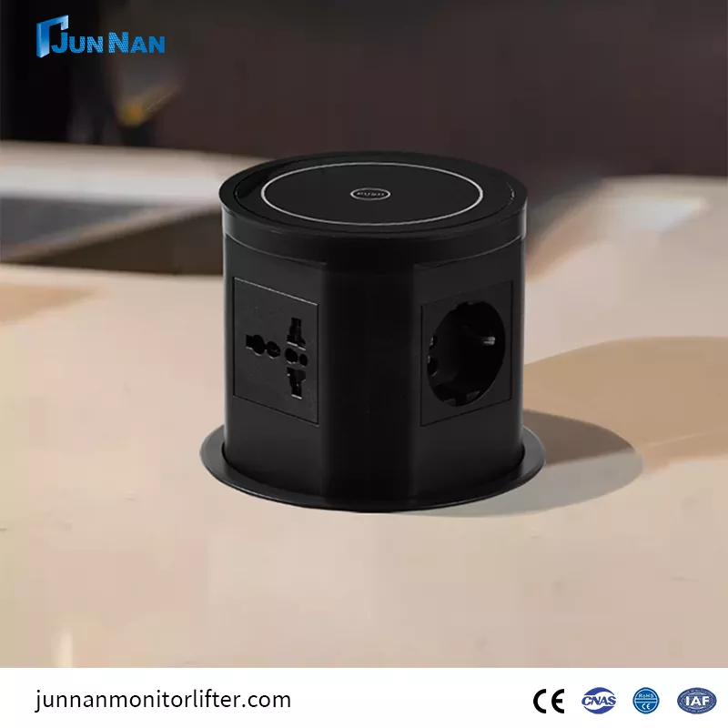 உட்பொதிக்கப்பட்ட பவர் அவுட்லெட் சாக்கெட்